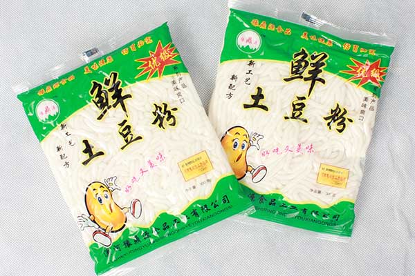 土豆粉真空機可以采用塑料複合膜、塑料鋁箔複合膜等材質為包裝材料